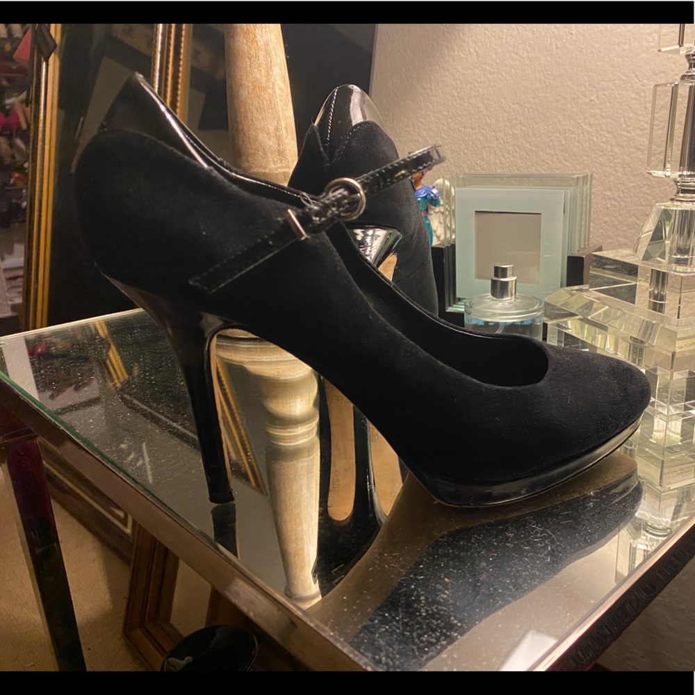 White House Black Market  Leather MaryJane Heels